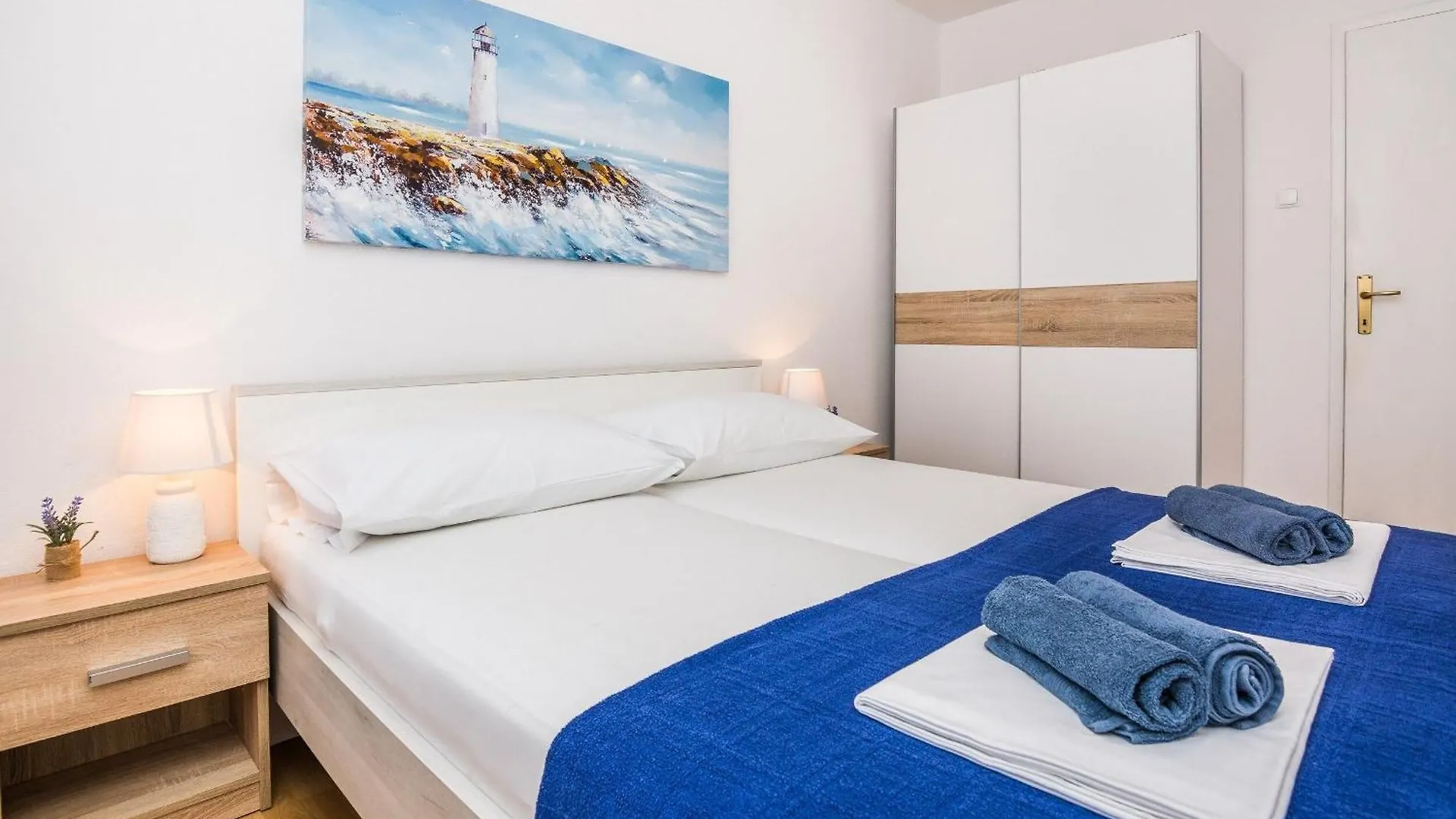 Apartments Poslon Vir 0*,